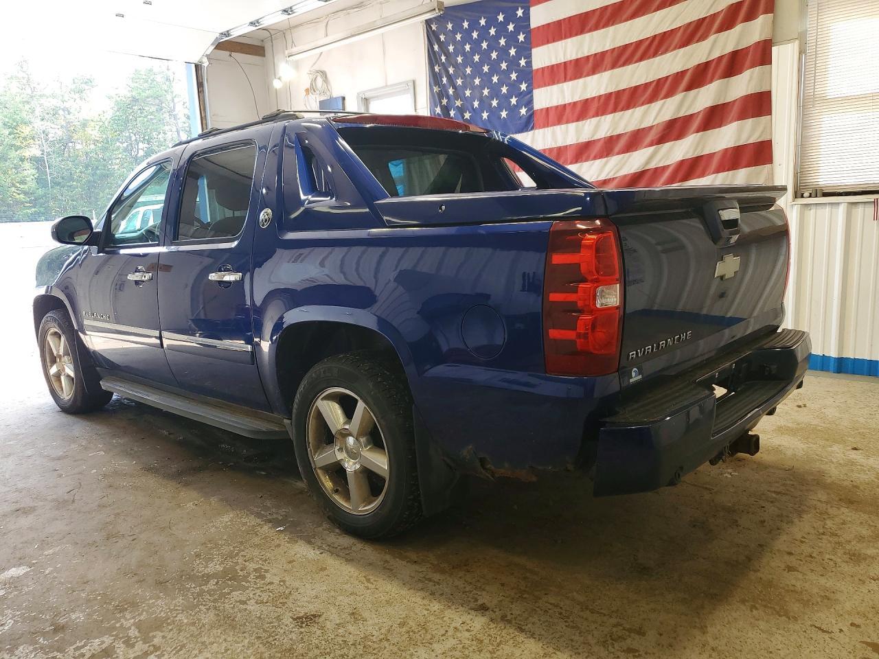 2013 Chevrolet Avalanche Ltz - zdjęcie 2