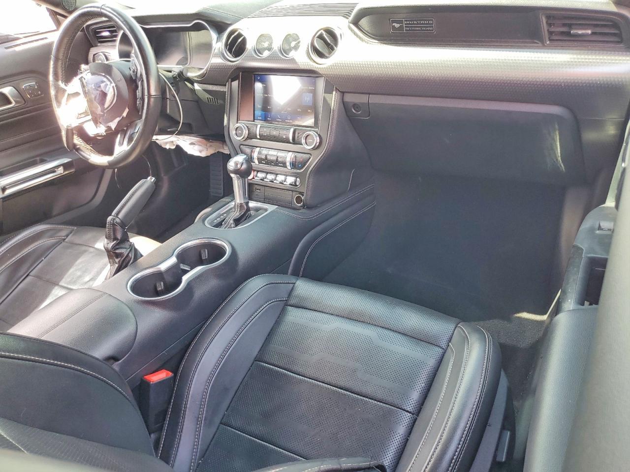 2020 Ford Mustang Gt - zdjęcie 8