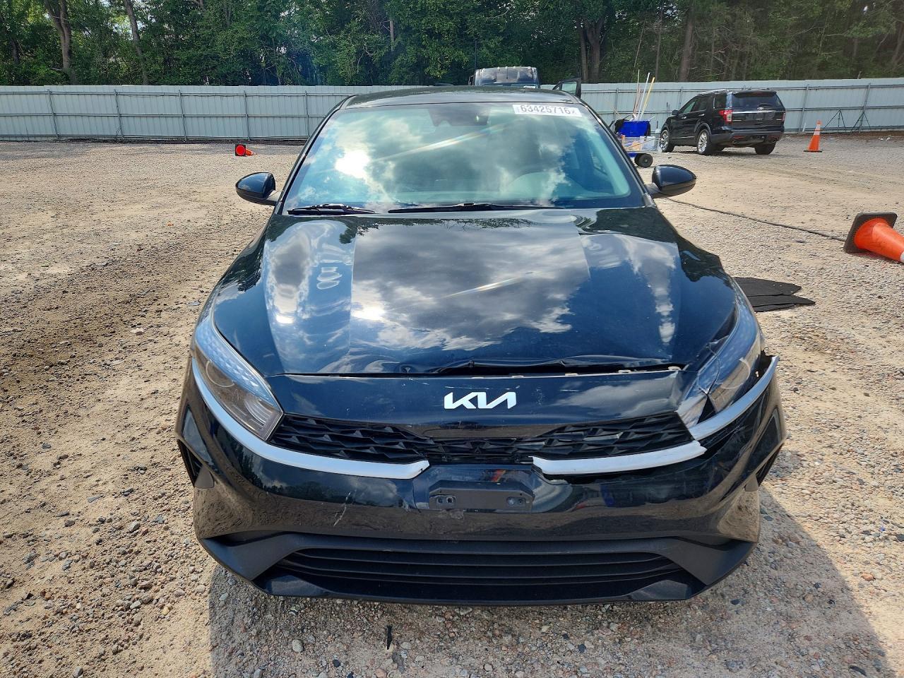 2023 Kia Forte Lxs - zdjęcie 5