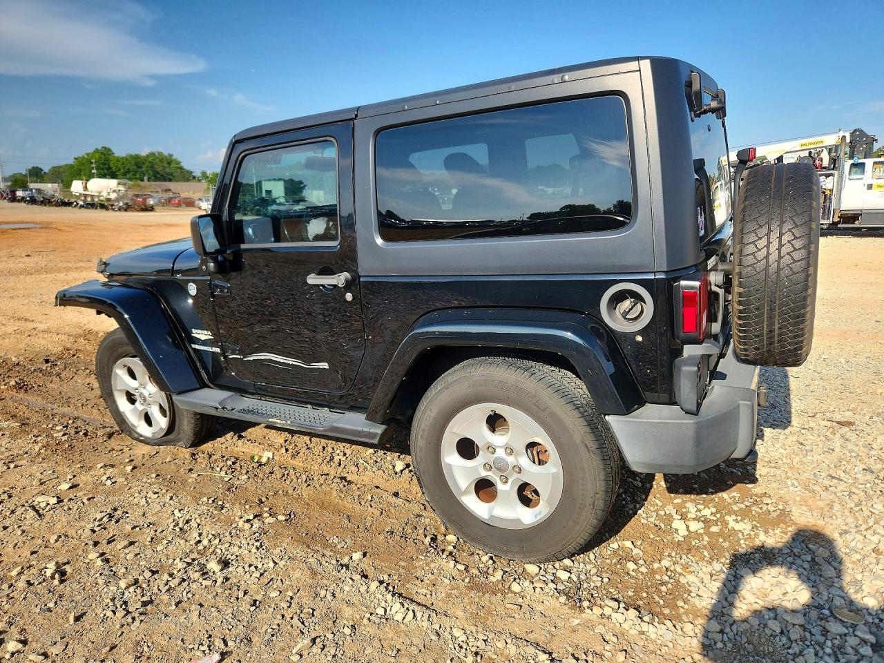 2015 Jeep Wrangler Sahara - zdjęcie 2