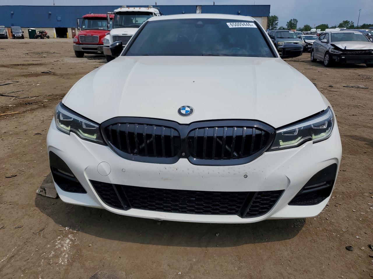 2020 BMW Seria 3 330i - zdjęcie 5