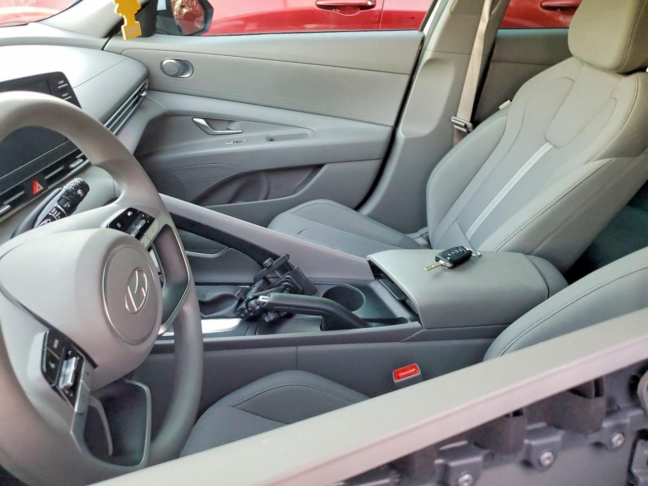 2026 Hyundai Elantra Se - zdjęcie 7