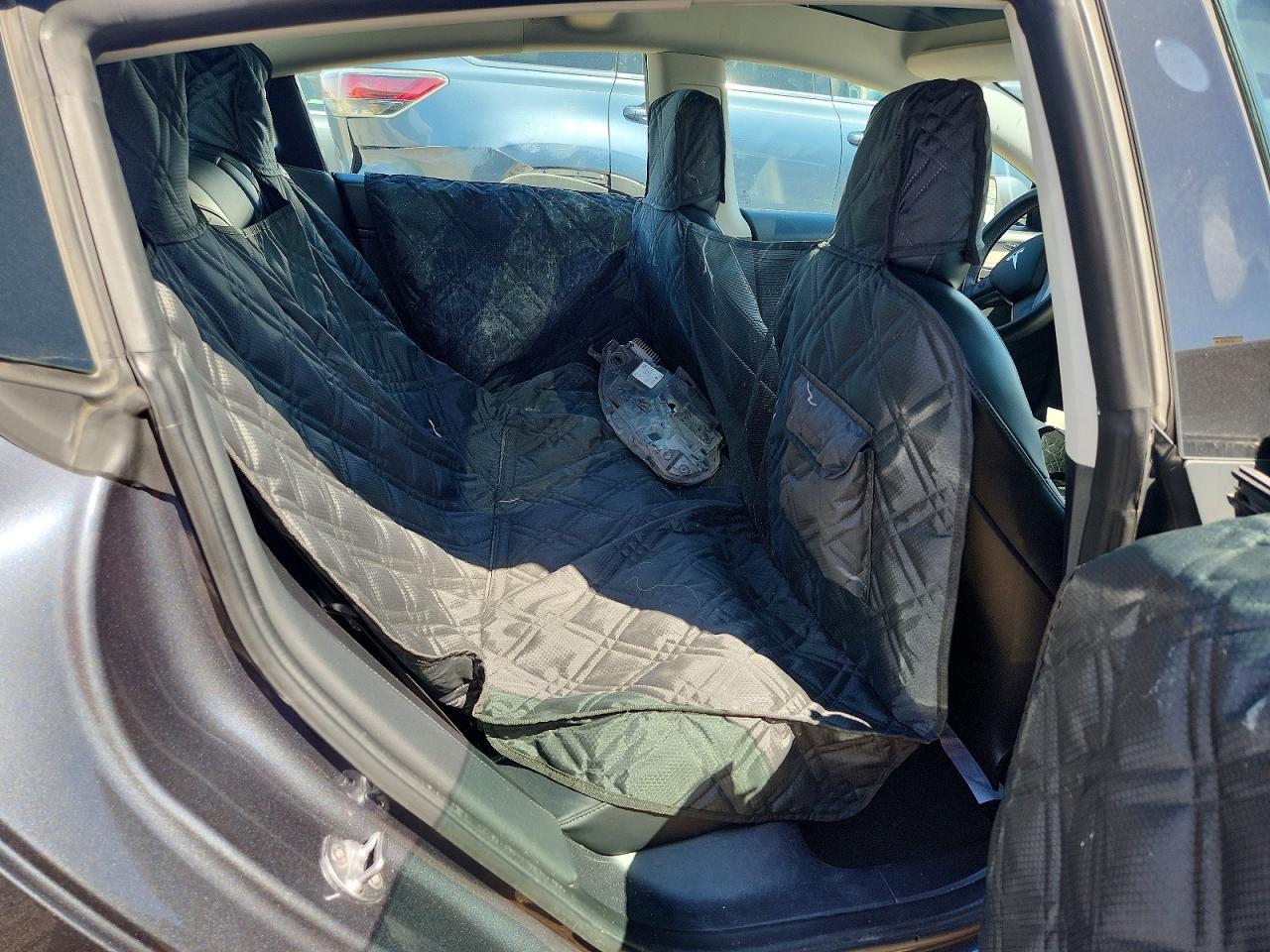 2022 Tesla Model 3 - zdjęcie 11