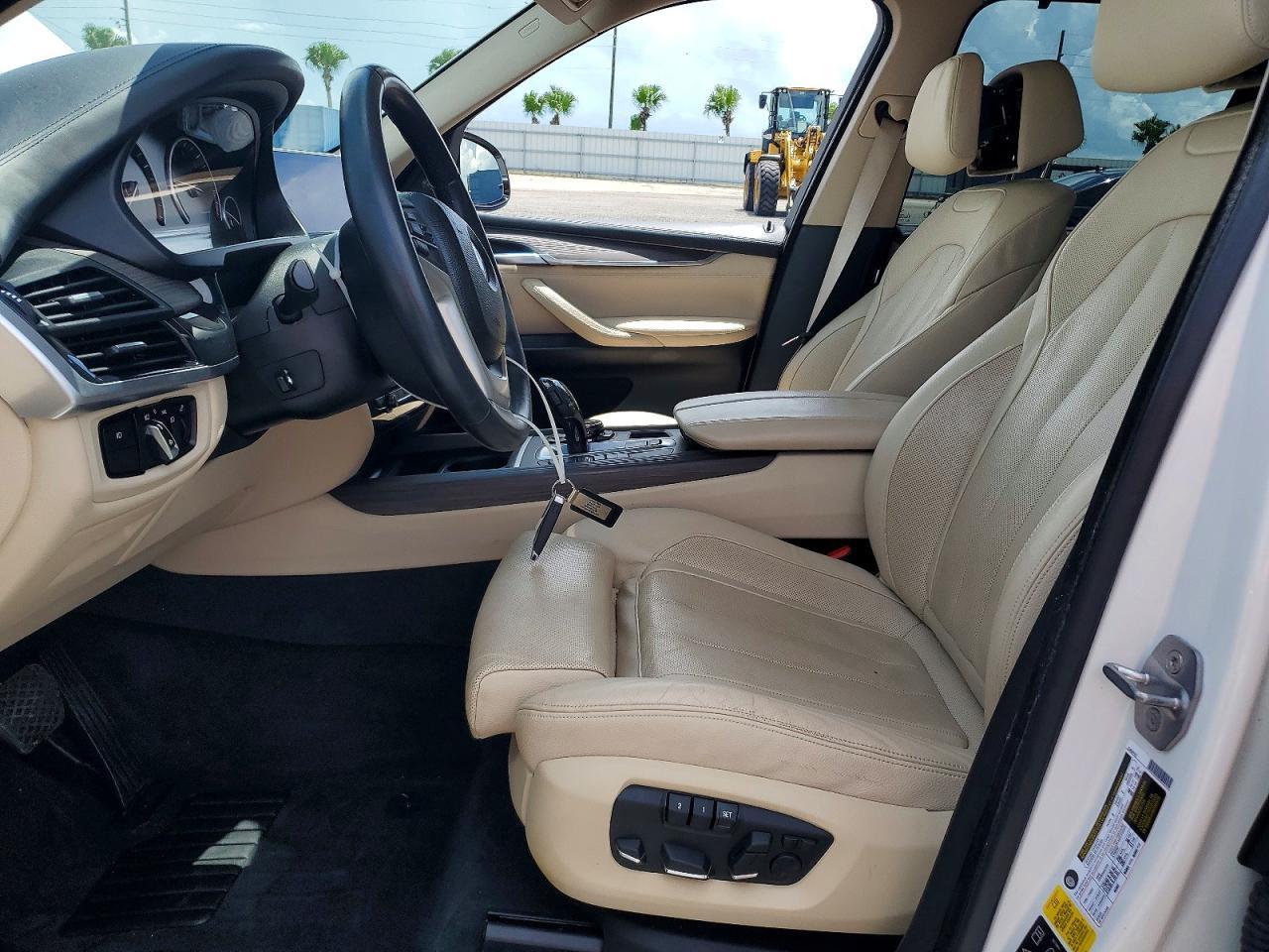 2016 BMW X5 xDrive50I - zdjęcie 7
