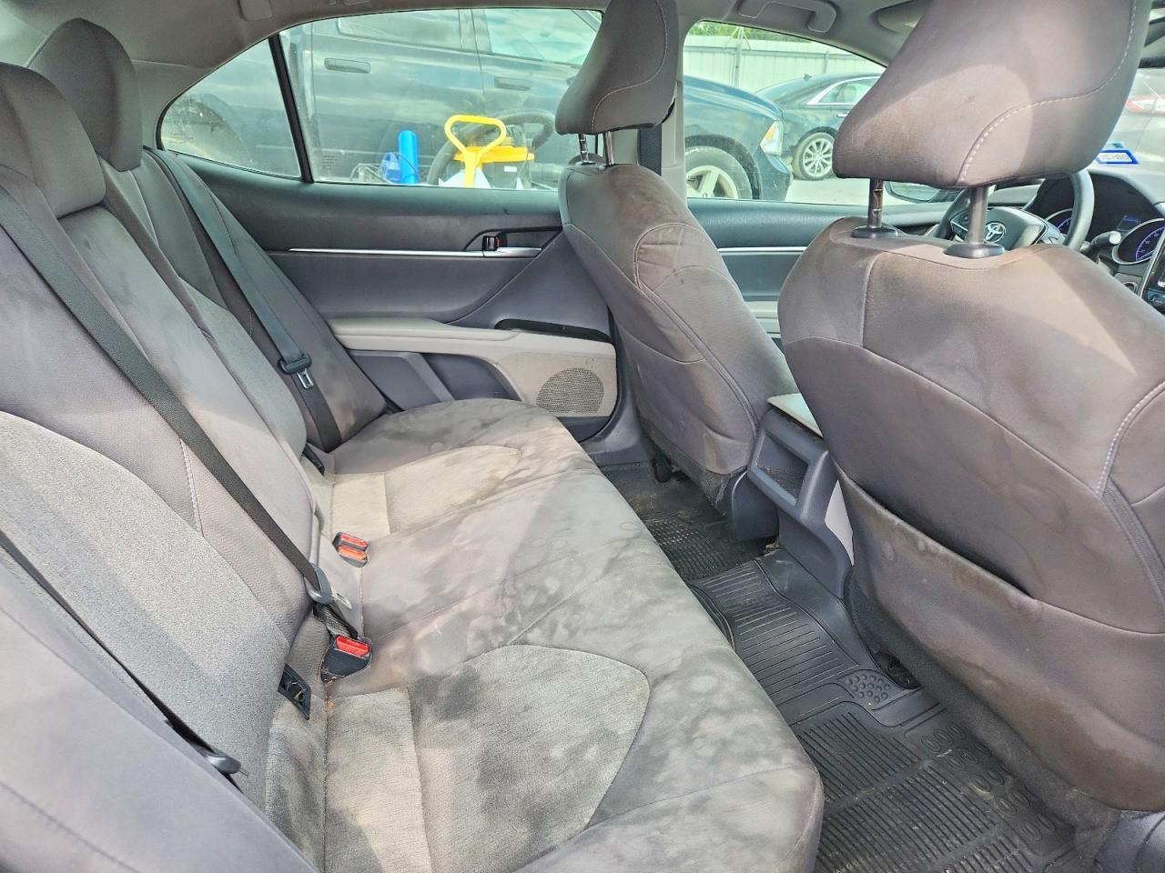 2023 Toyota Camry Le - zdjęcie 10