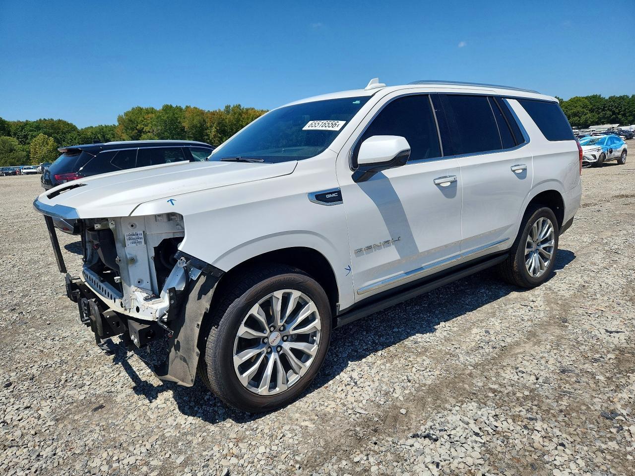 2022 GMC Yukon Denali - zdjęcie główne