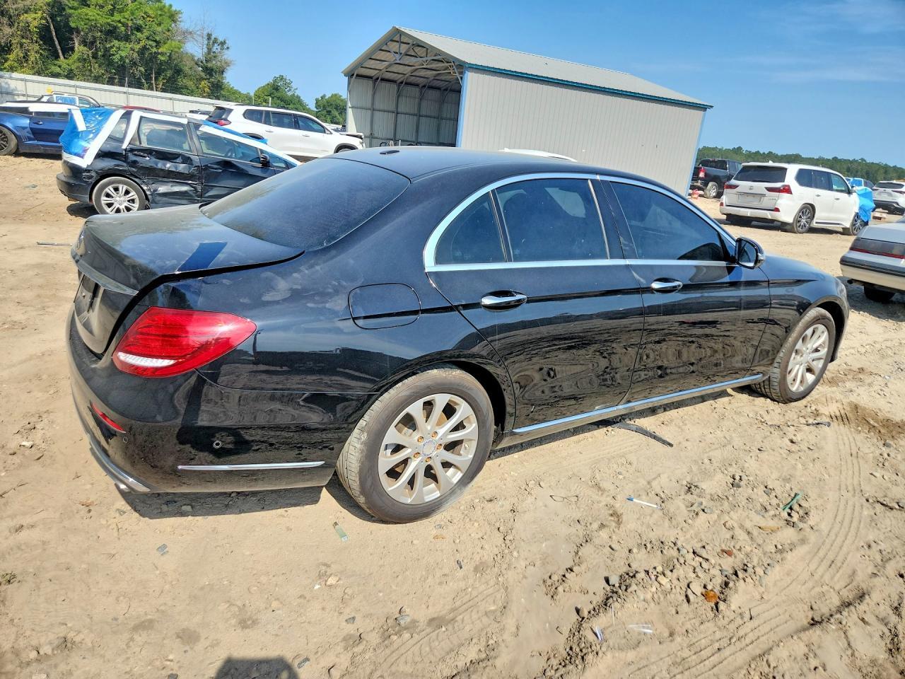 2017 Mercedes-Benz E 300 - zdjęcie 3