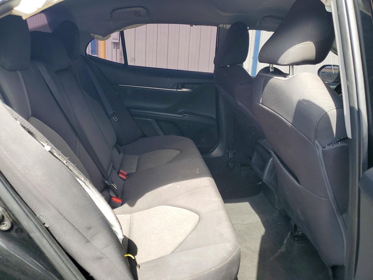 2023 Toyota Camry Le - zdjęcie 10