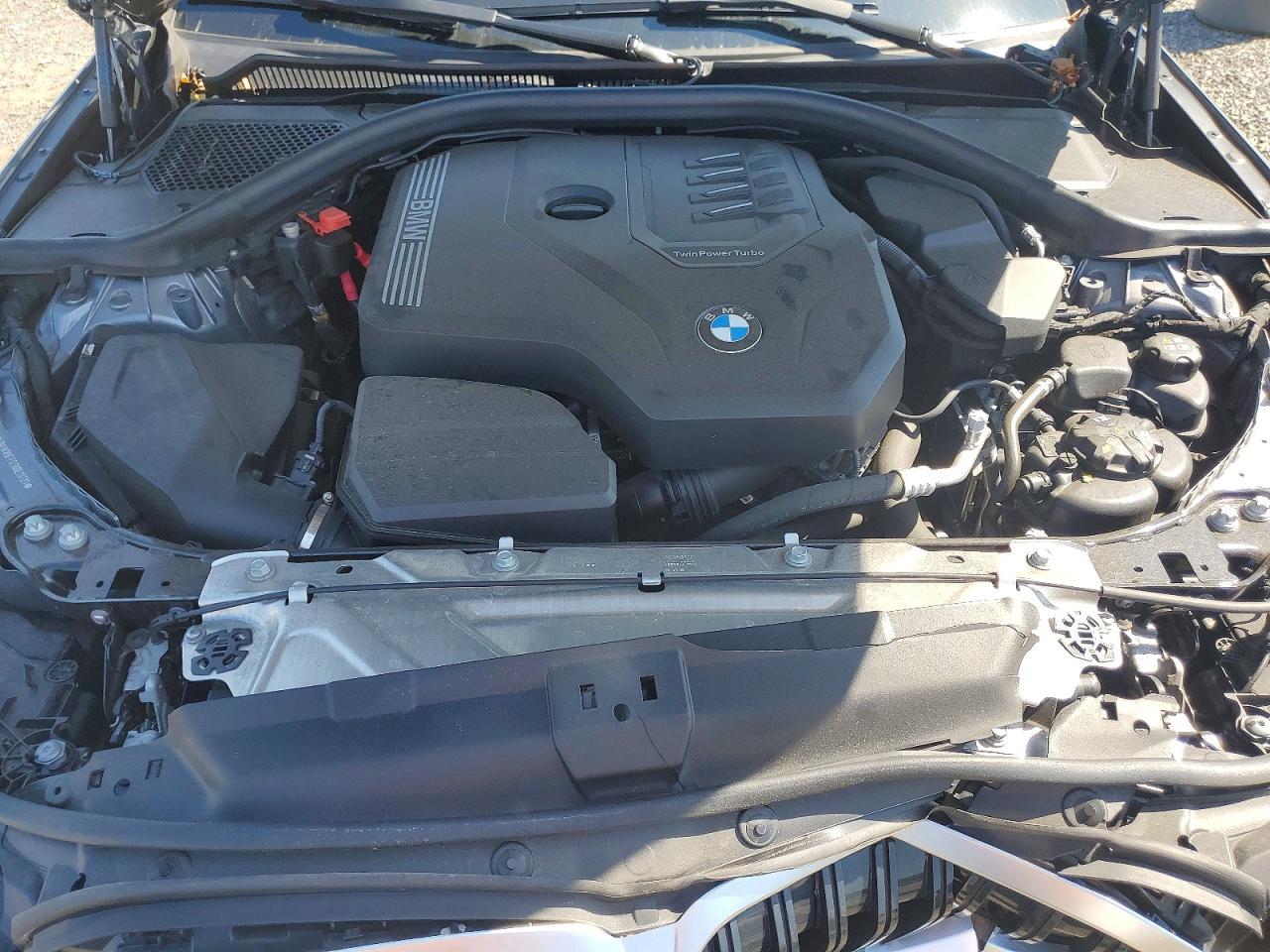 2024 BMW Seria 3 330i - zdjęcie 11