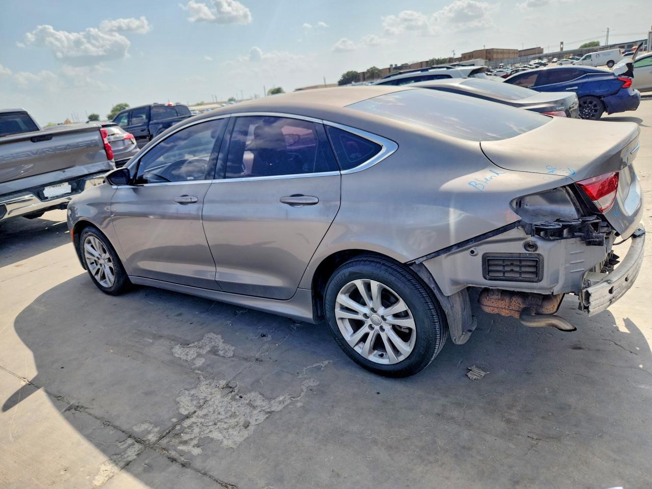 2015 Chrysler 200 Limited - zdjęcie 2