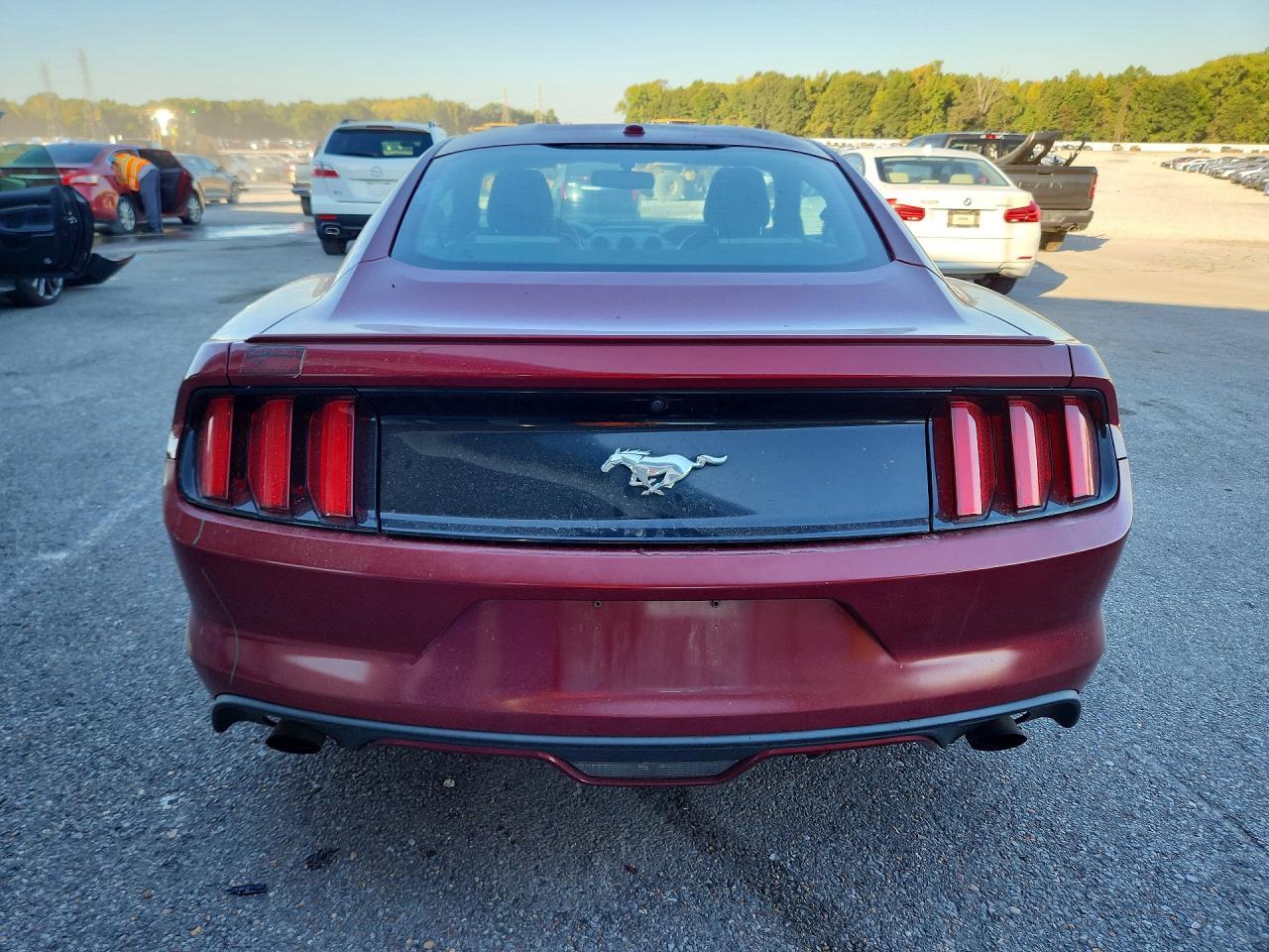 2017 Ford Mustang - zdjęcie 6