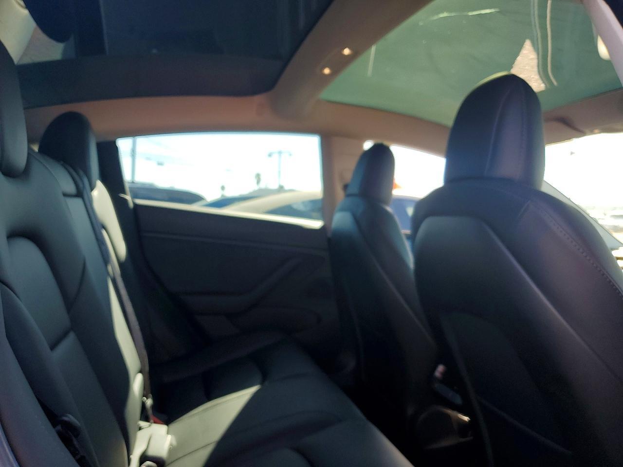 2020 Tesla Model 3 - zdjęcie 10