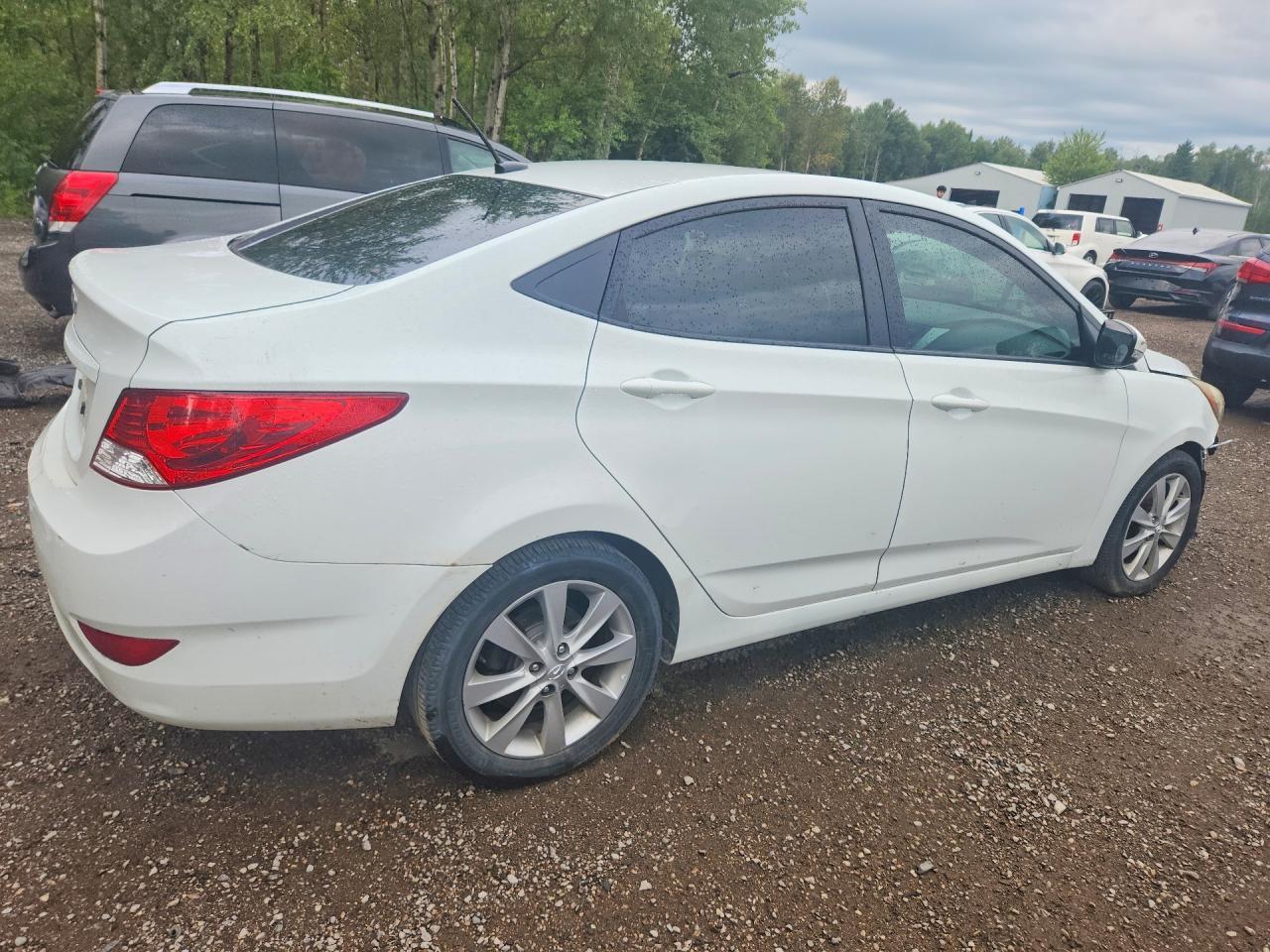 2013 Hyundai Accent Gls - zdjęcie 3