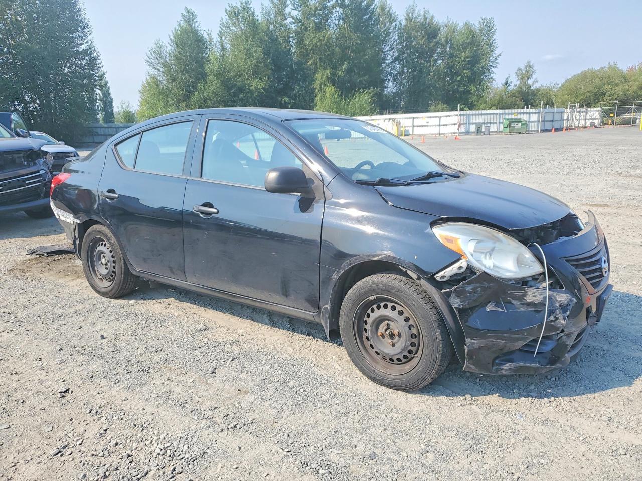 2013 Nissan Versa 1.6 S - zdjęcie 4