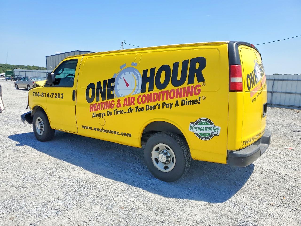 2016 Chevrolet Express G2500 - zdjęcie 2