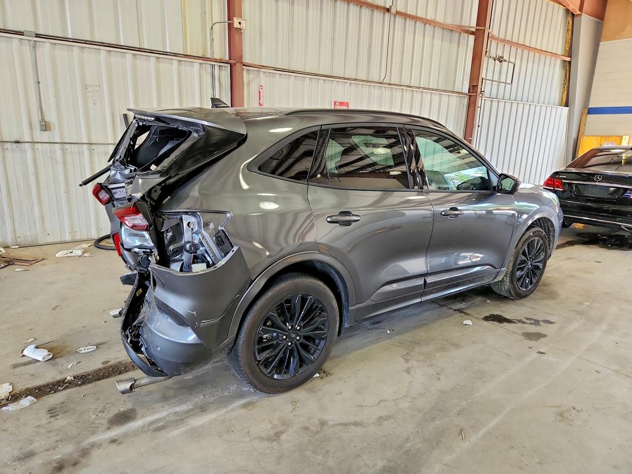 2025 Ford Escape St Line Elite - zdjęcie 3