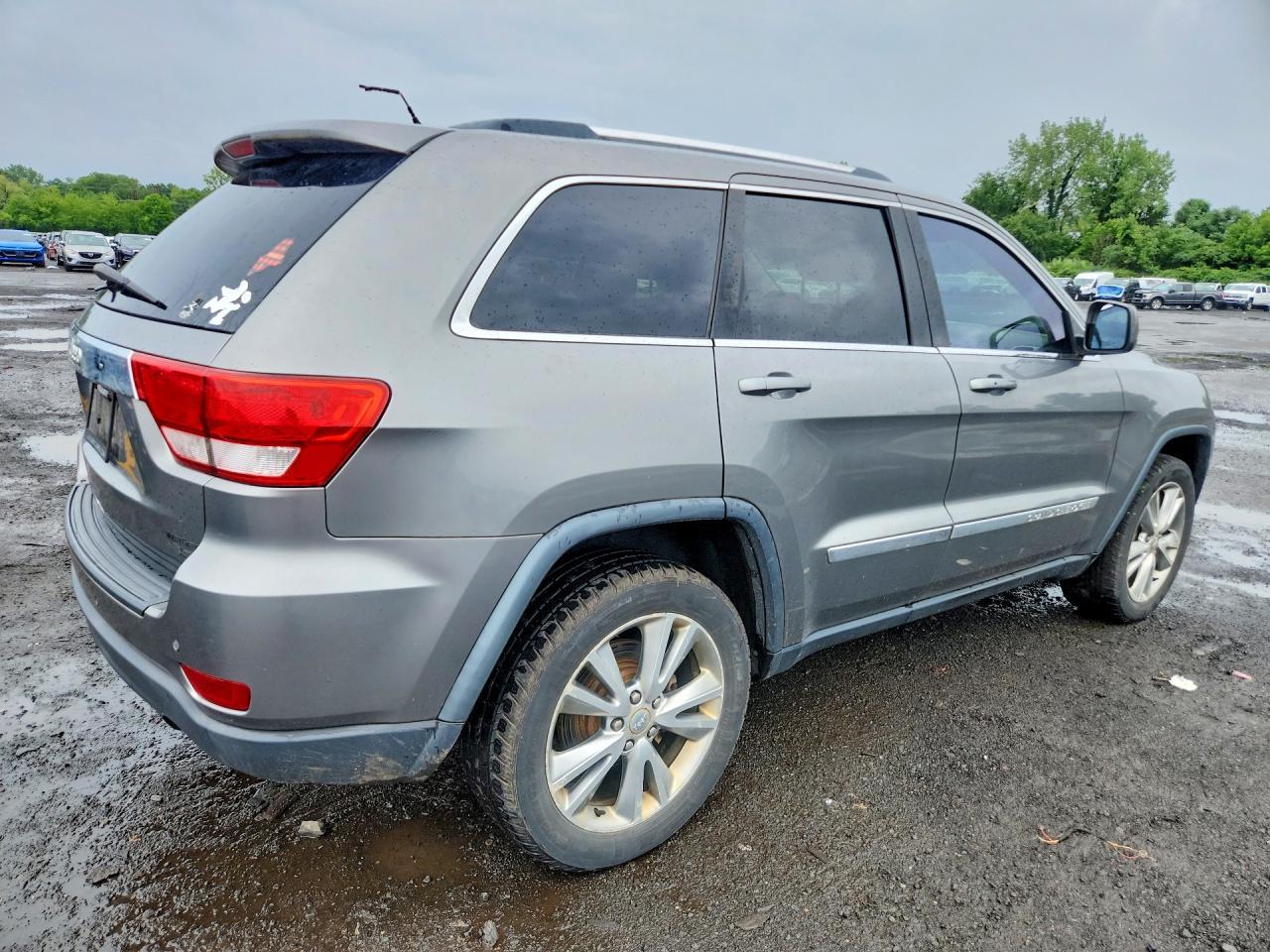 2013 Jeep Grand Cherokee Laredo - zdjęcie 3