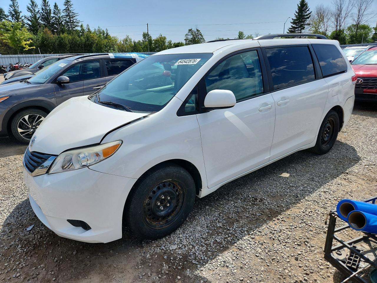2014 Toyota Sienna Le - zdjęcie główne