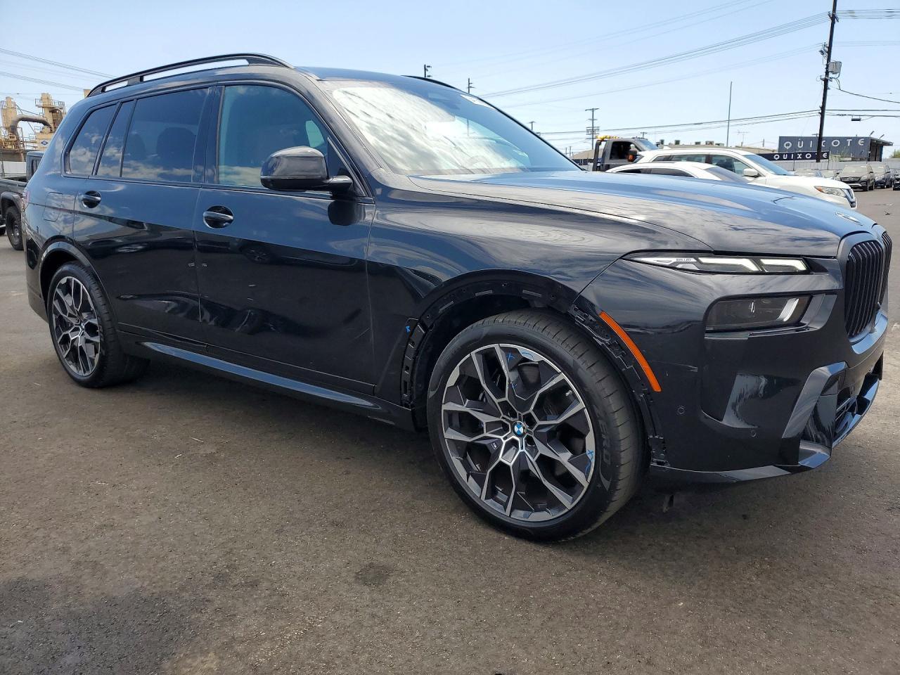 2025 BMW X7 xDrive40I - zdjęcie 4