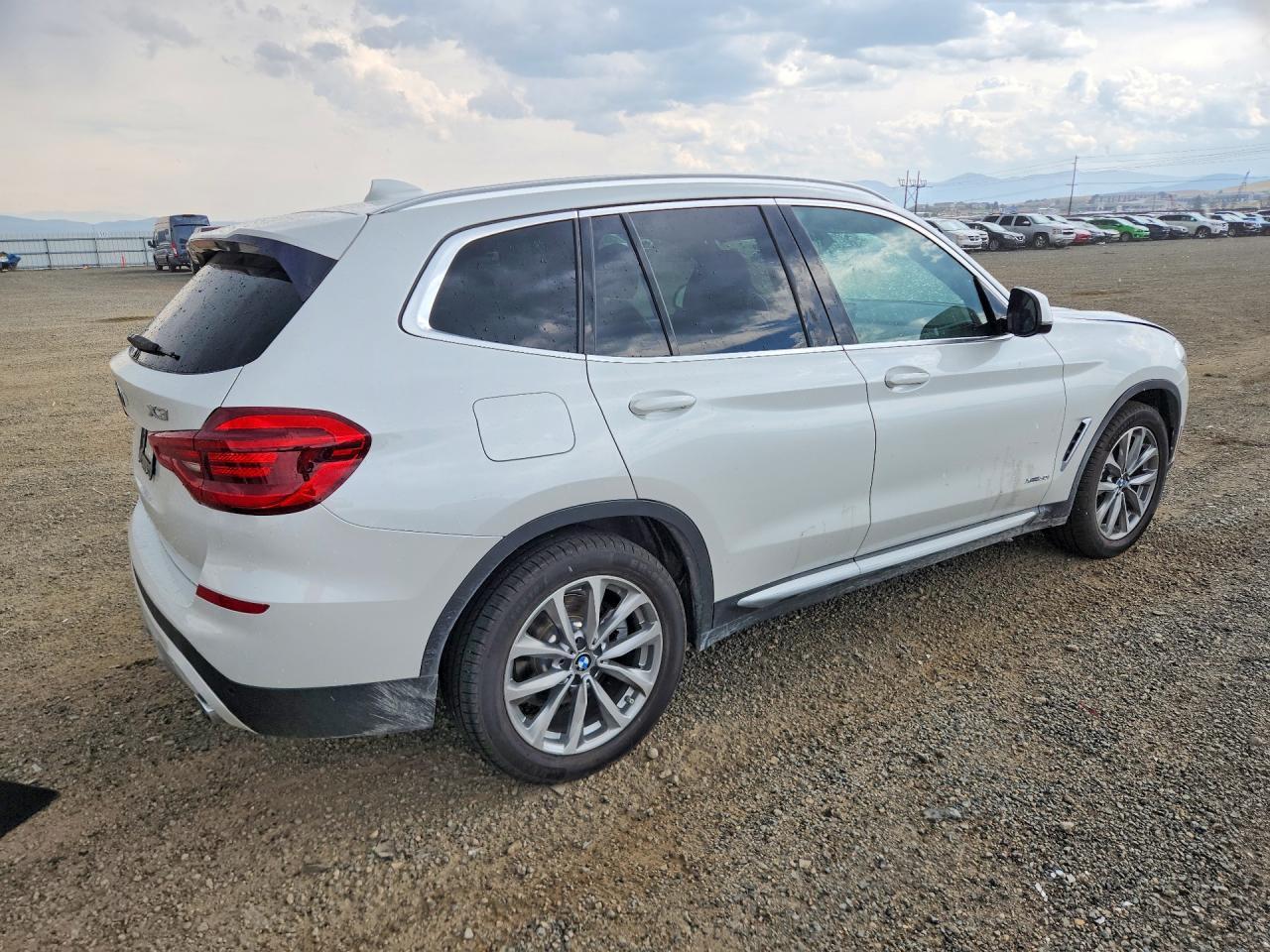 2018 BMW X3 xDrive30I - zdjęcie 3
