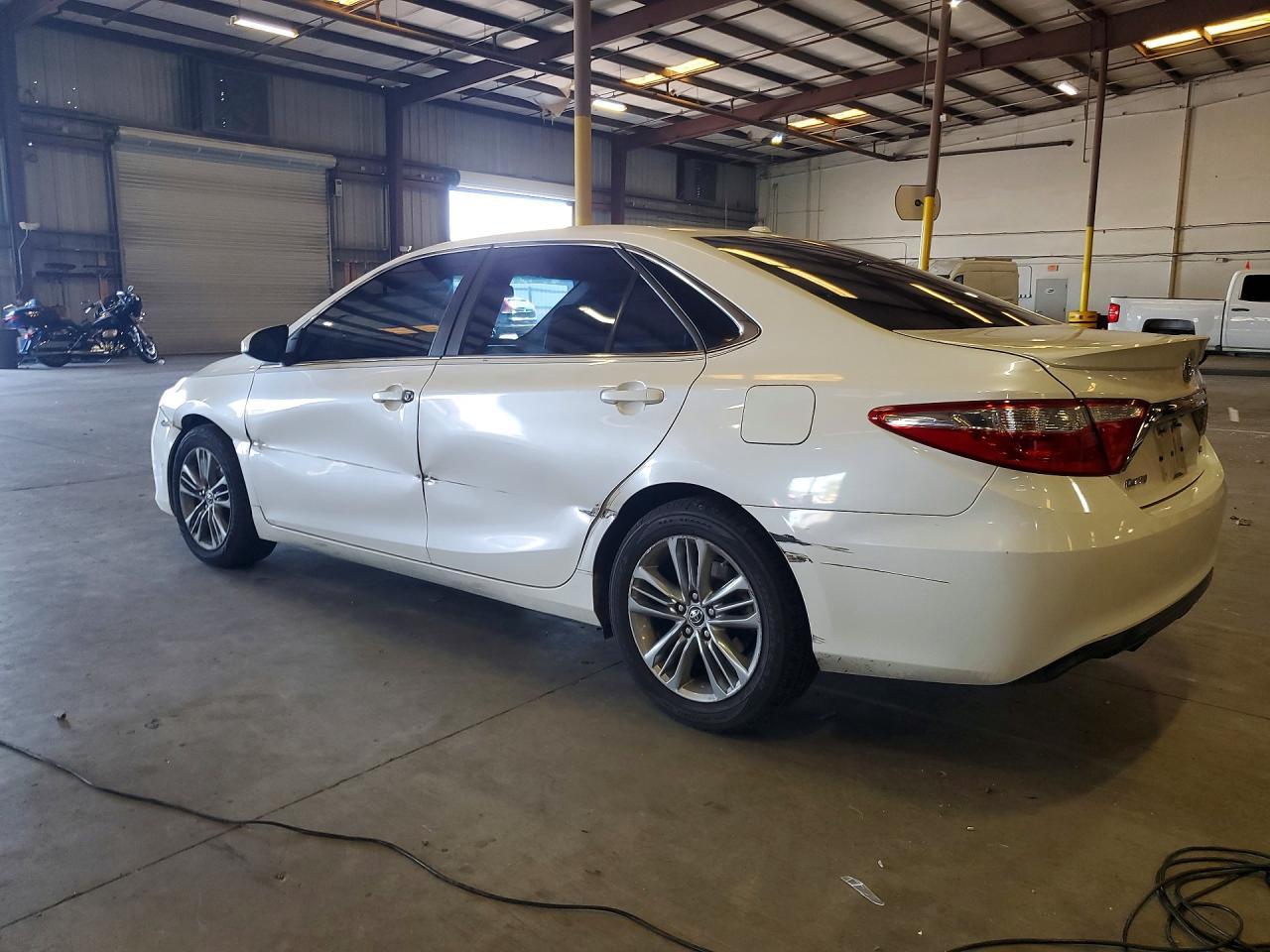 2015 Toyota Camry Se - zdjęcie 2