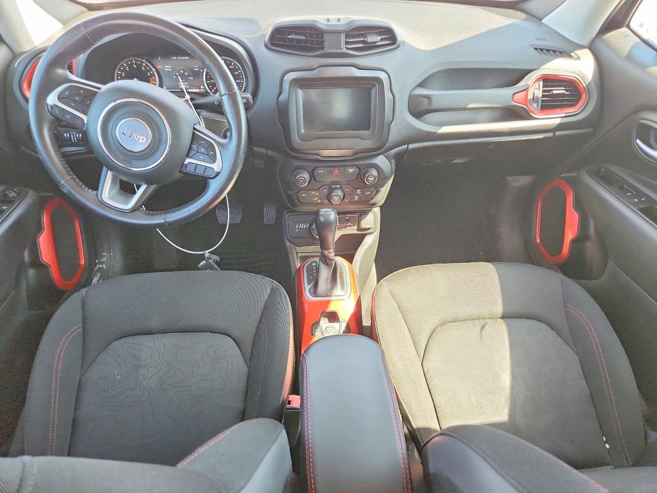 2019 Jeep Renegade Trailhawk - zdjęcie 8
