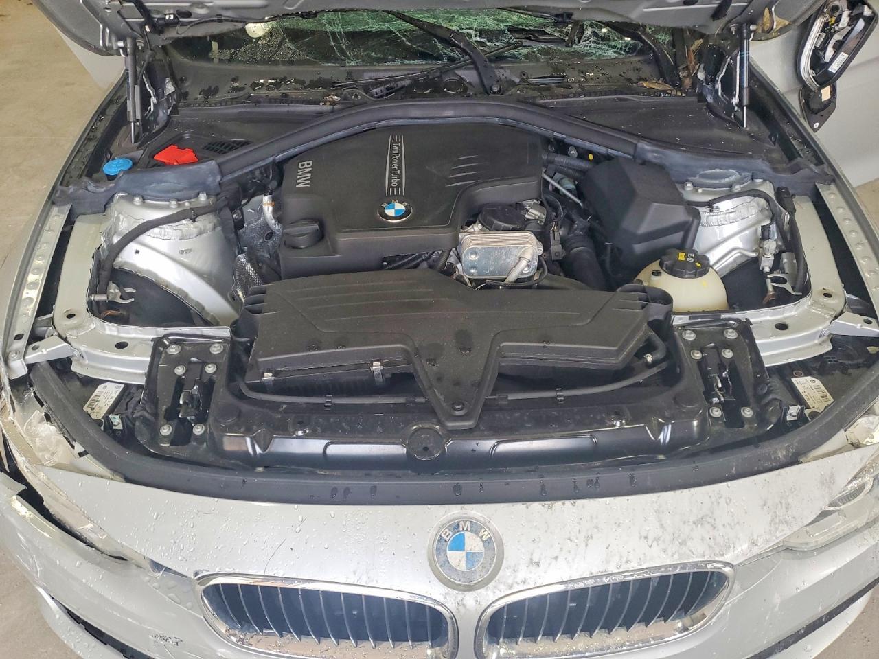 2018 BMW 320 Xi - zdjęcie 11