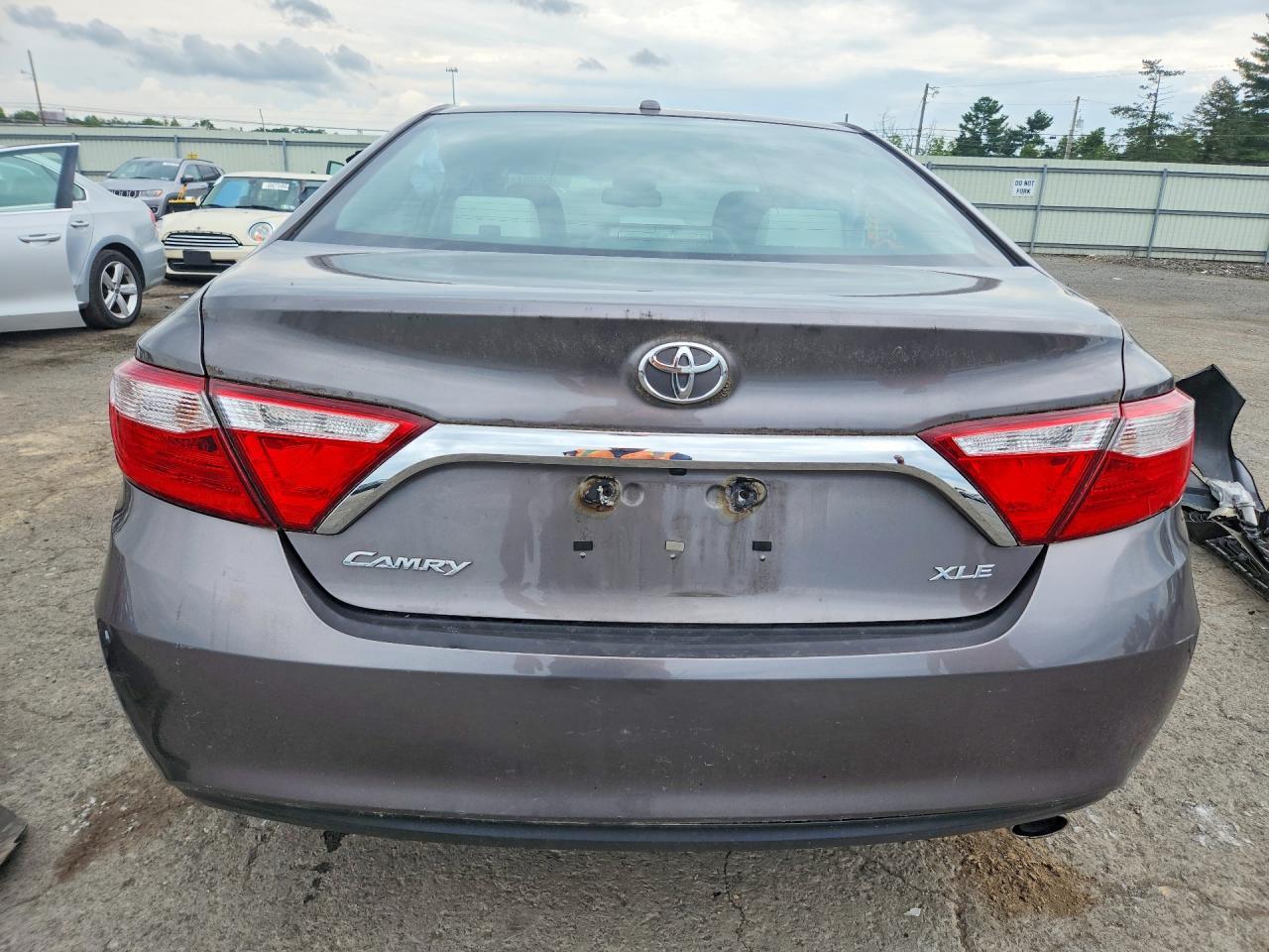 2017 Toyota Camry Xle - zdjęcie 6