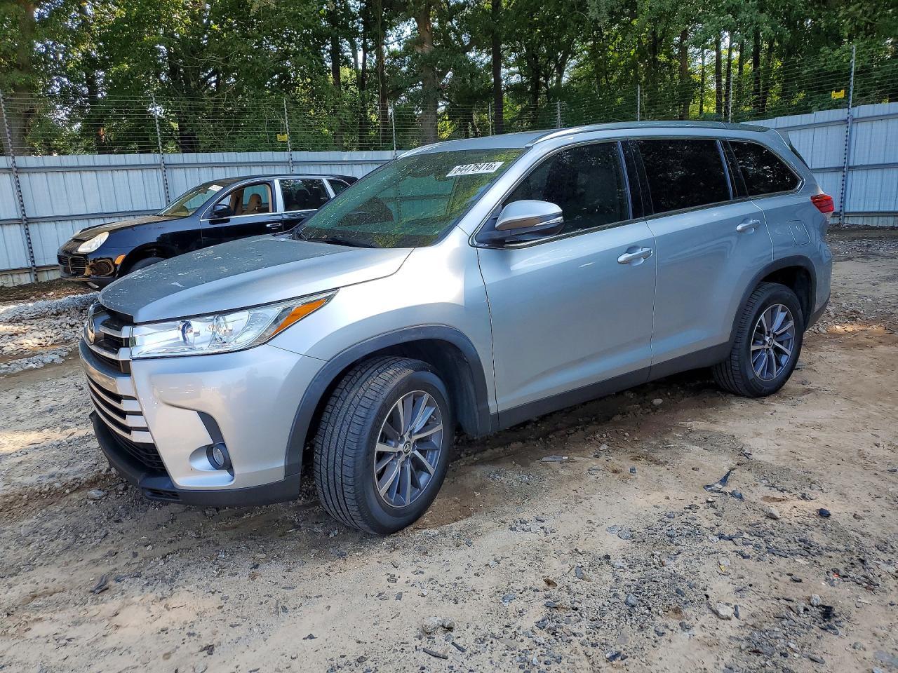2019 Toyota Highlander Xle - zdjęcie główne