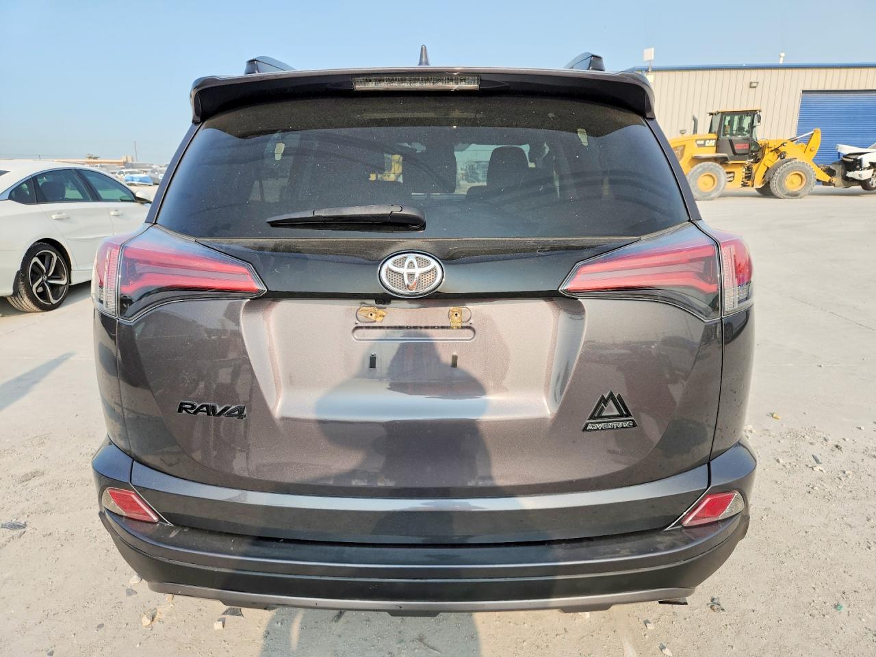 2018 Toyota Rav4 Adventure - zdjęcie 6