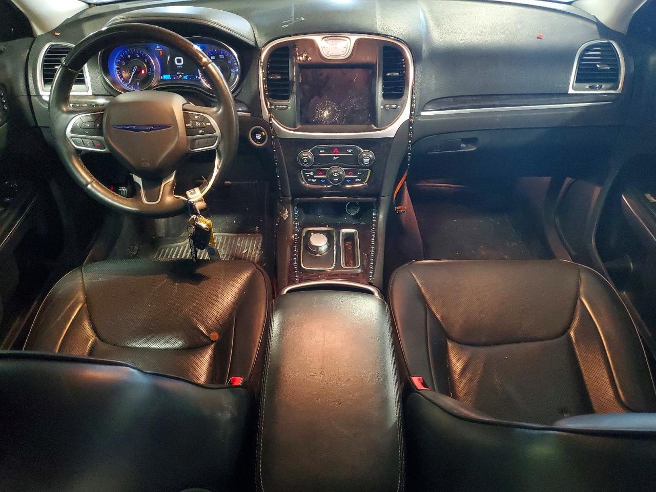 2017 Chrysler 300C - zdjęcie 8