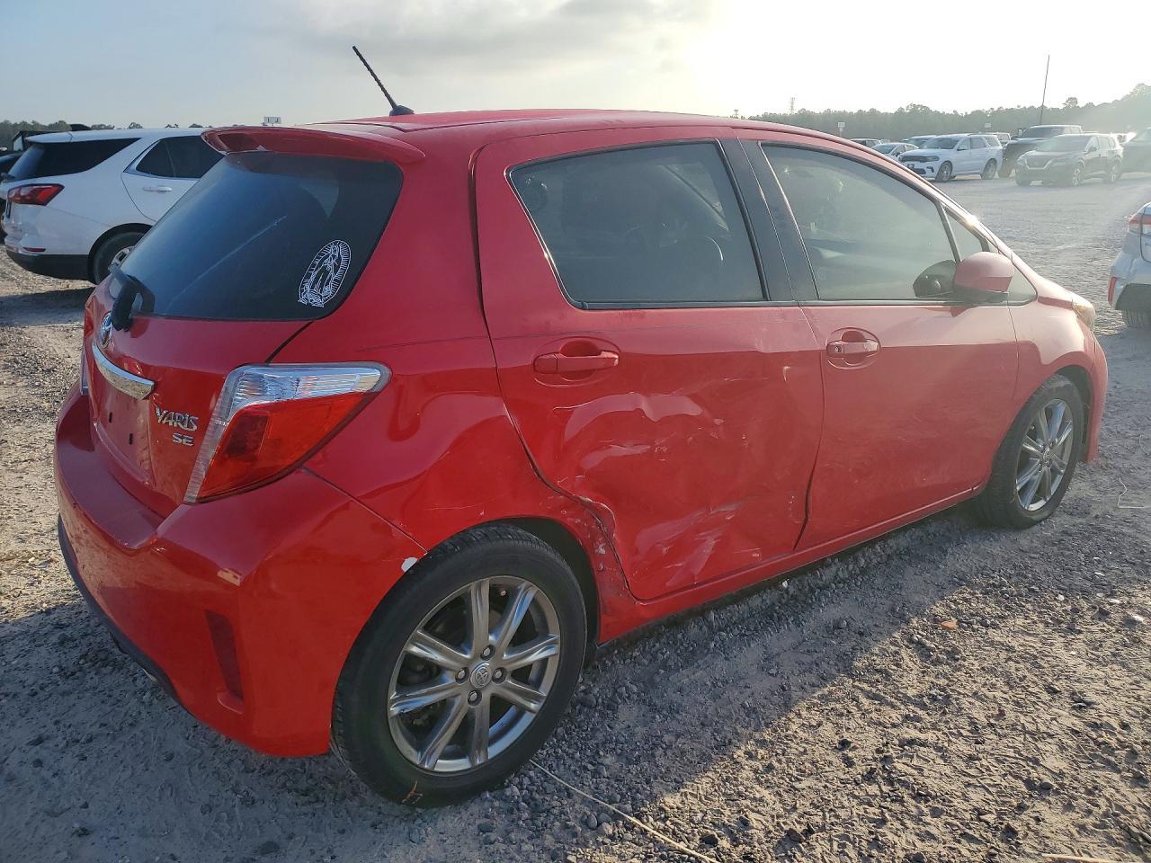 2013 Toyota Yaris 5-Door Se - zdjęcie 3