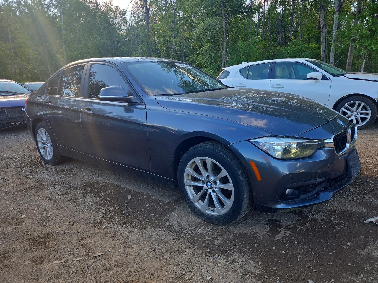 2016 BMW 320 I - zdjęcie 4