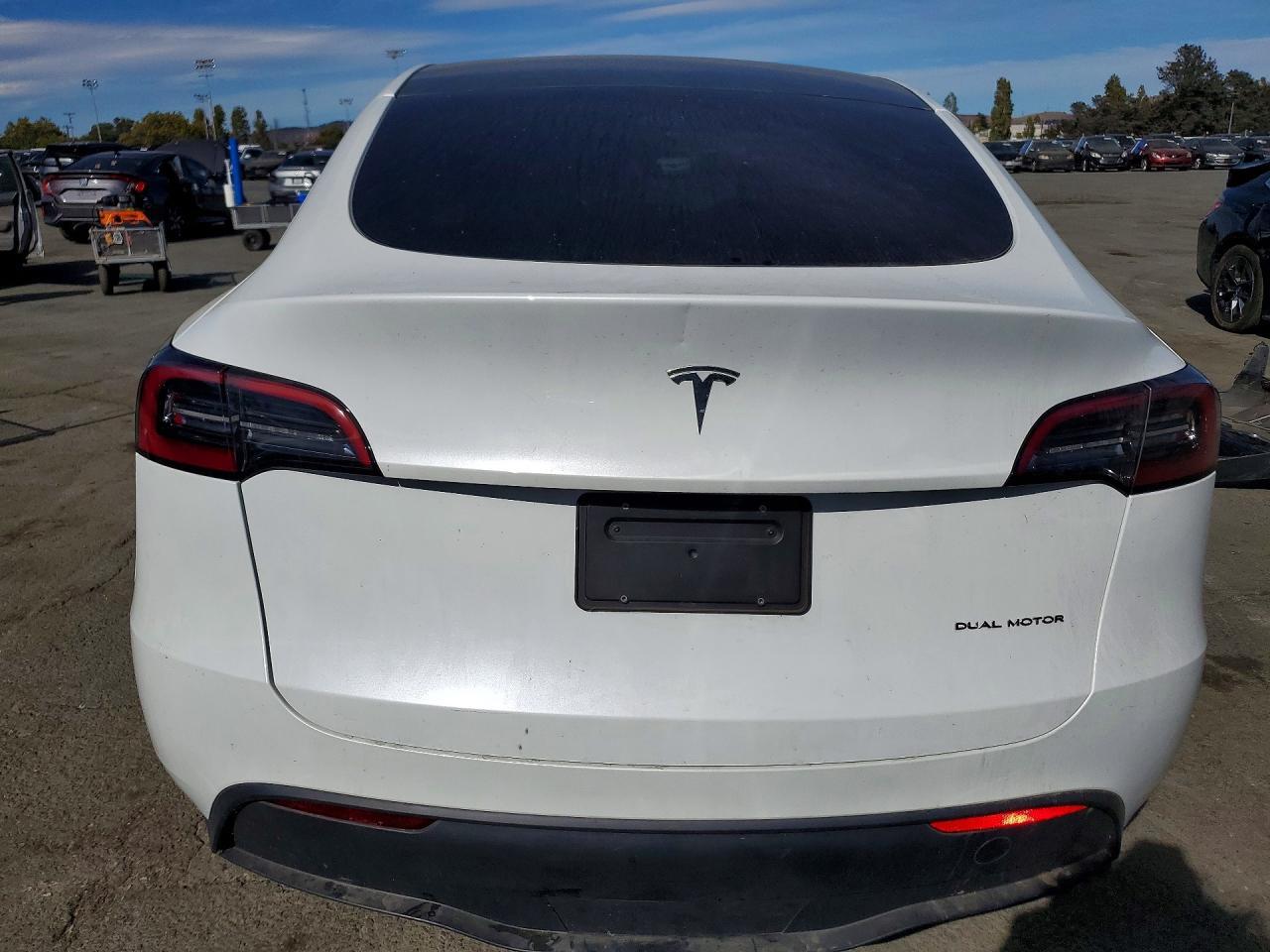 2023 Tesla Model Y - zdjęcie 6