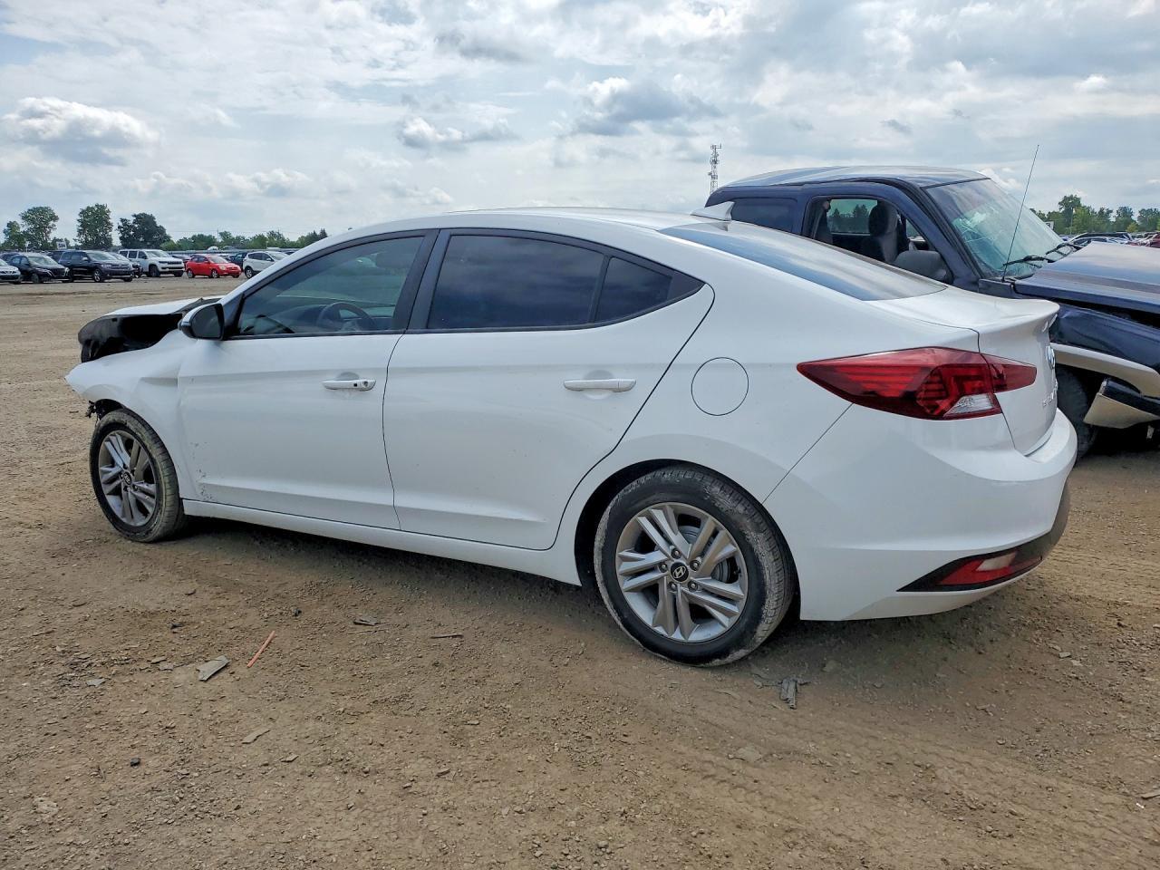 2019 Hyundai Elantra Sel - zdjęcie 2