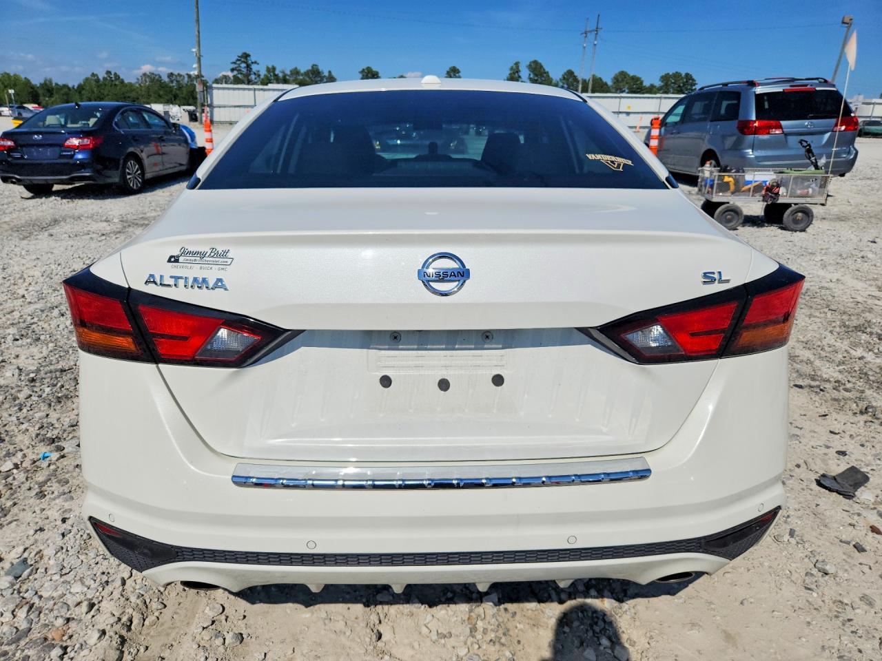 2022 Nissan Altima Sl - zdjęcie 6