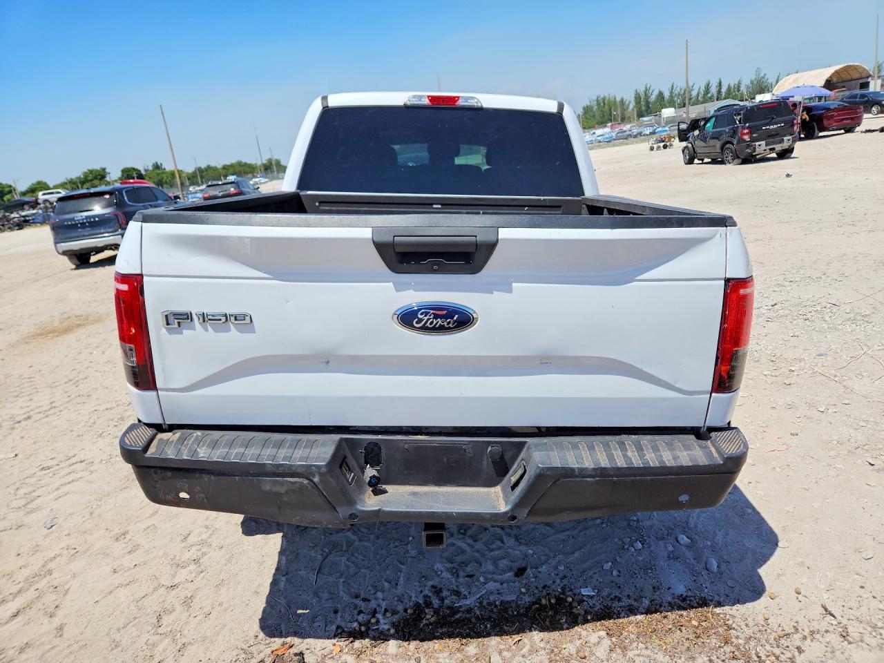 2017 Ford F150 Supercrew - zdjęcie 6