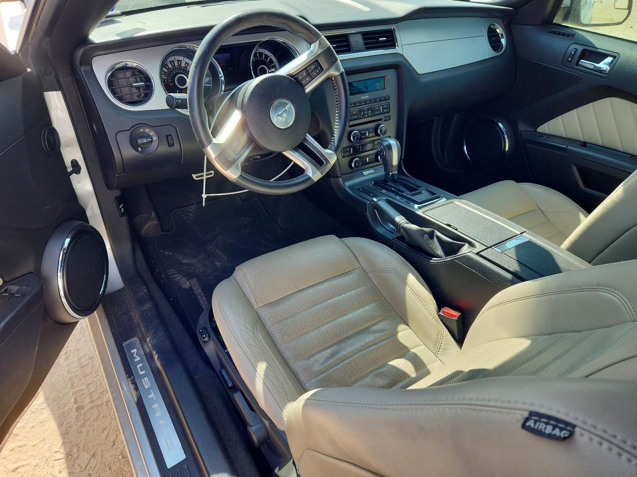2013 Ford Mustang - zdjęcie 8
