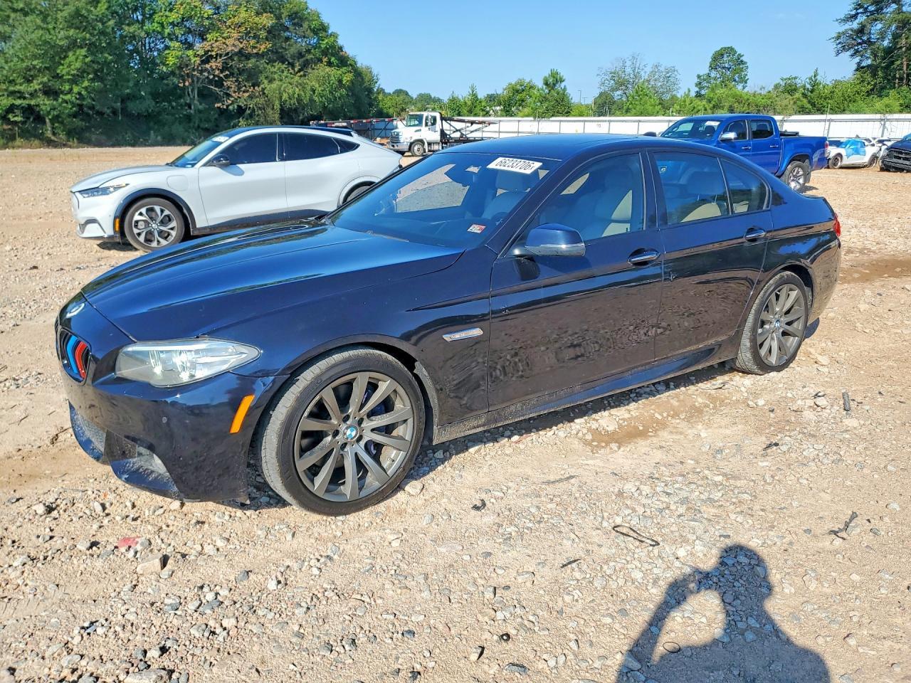 2014 BMW Seria 5 550i - zdjęcie główne