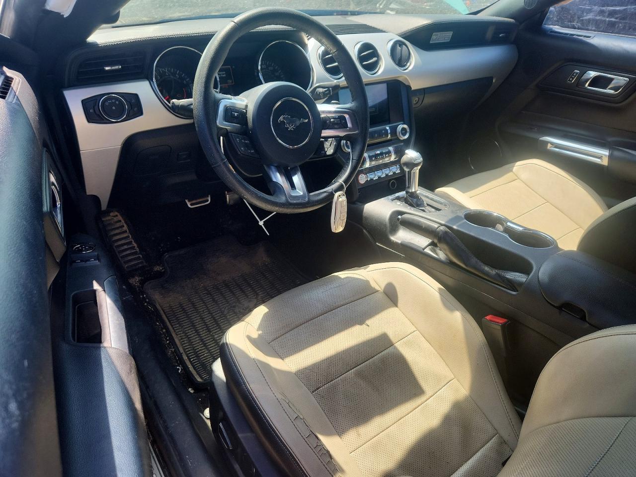 2015 Ford Mustang - zdjęcie 8