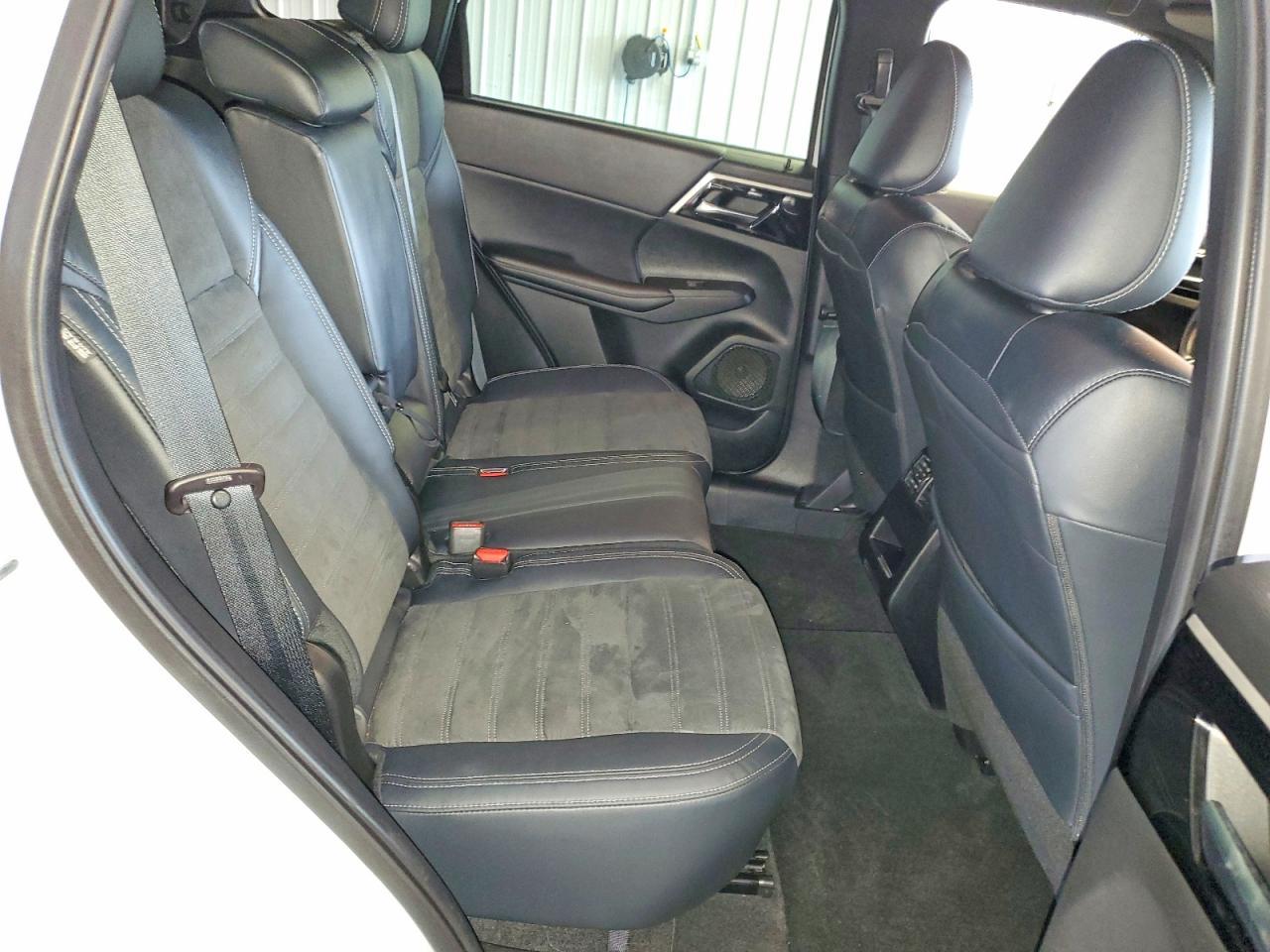 2022 Mitsubishi Outlander Se - zdjęcie 11