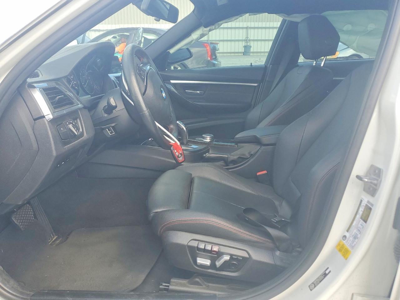 2018 BMW 330 I - zdjęcie 7