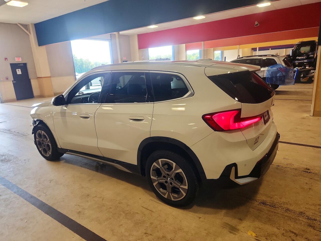 2023 BMW X1 xDrive28I - zdjęcie 2
