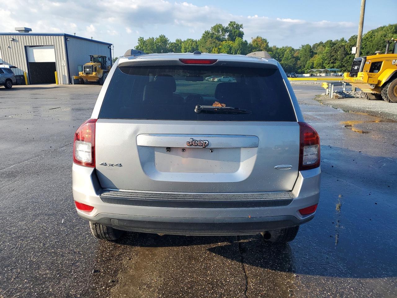 2016 Jeep Compass Latitude - zdjęcie 6