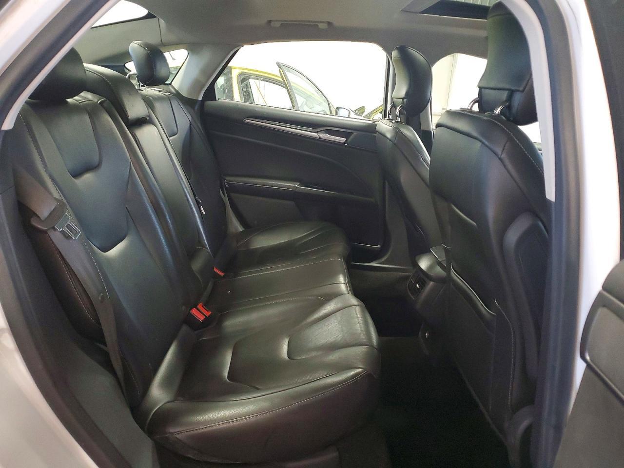 2015 Ford Fusion Titanium - zdjęcie 10