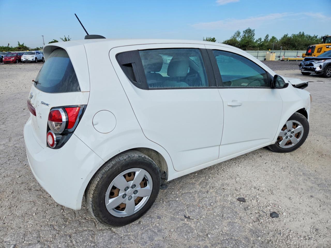 2015 Chevrolet Sonic Ls - zdjęcie 3