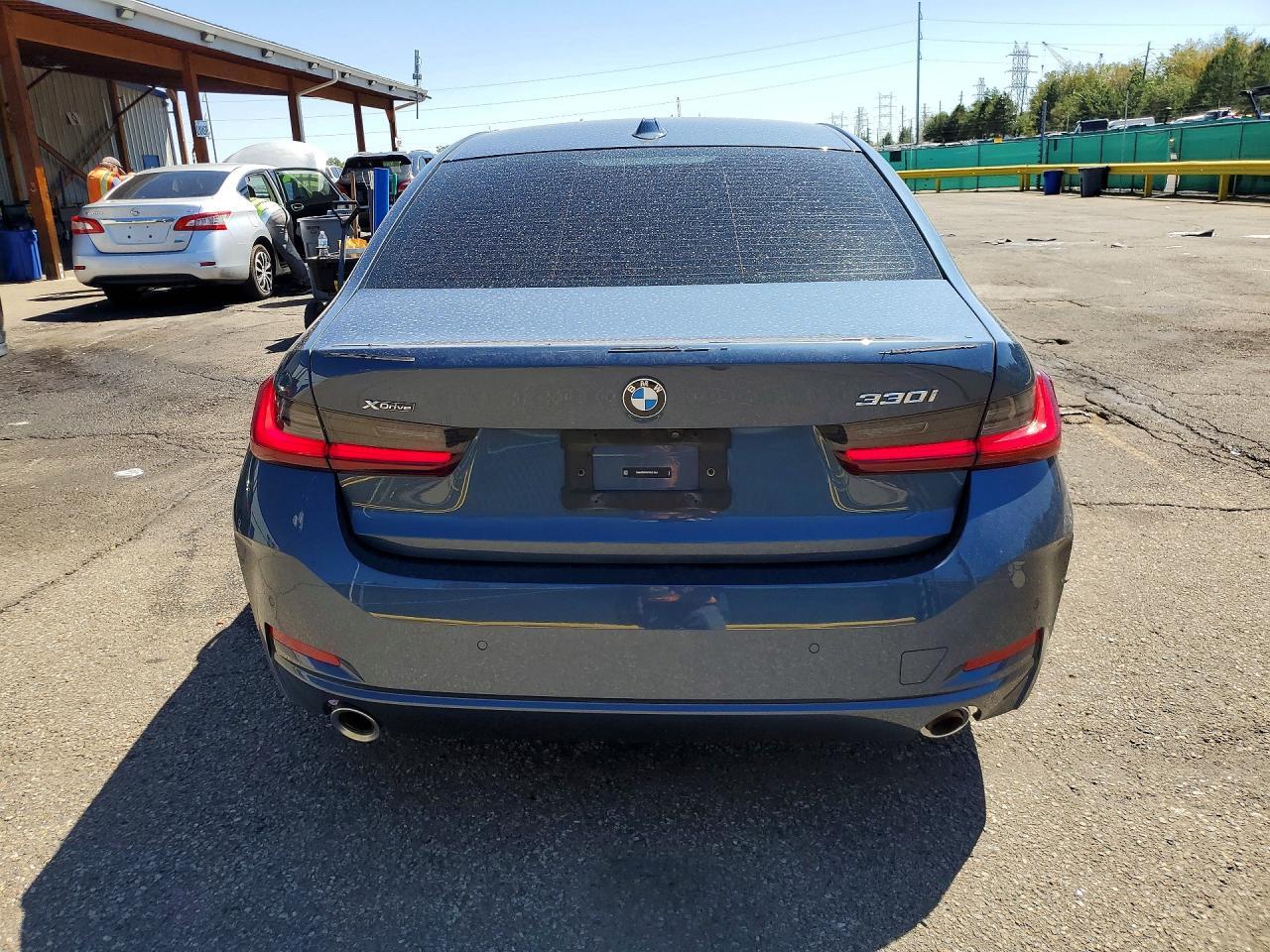 2025 BMW Seria 3 330i - zdjęcie 6