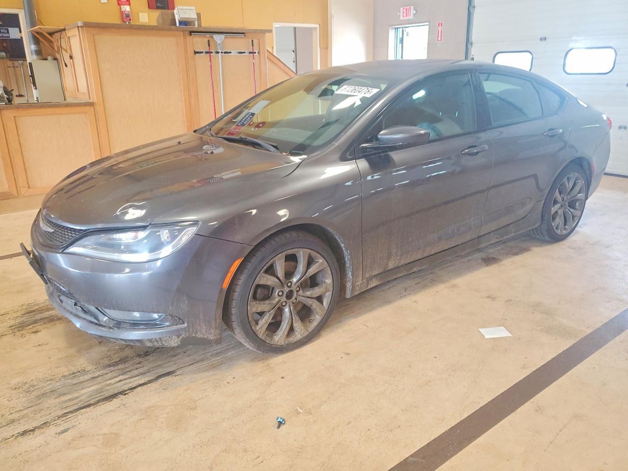 2015 Chrysler 200 S - zdjęcie główne