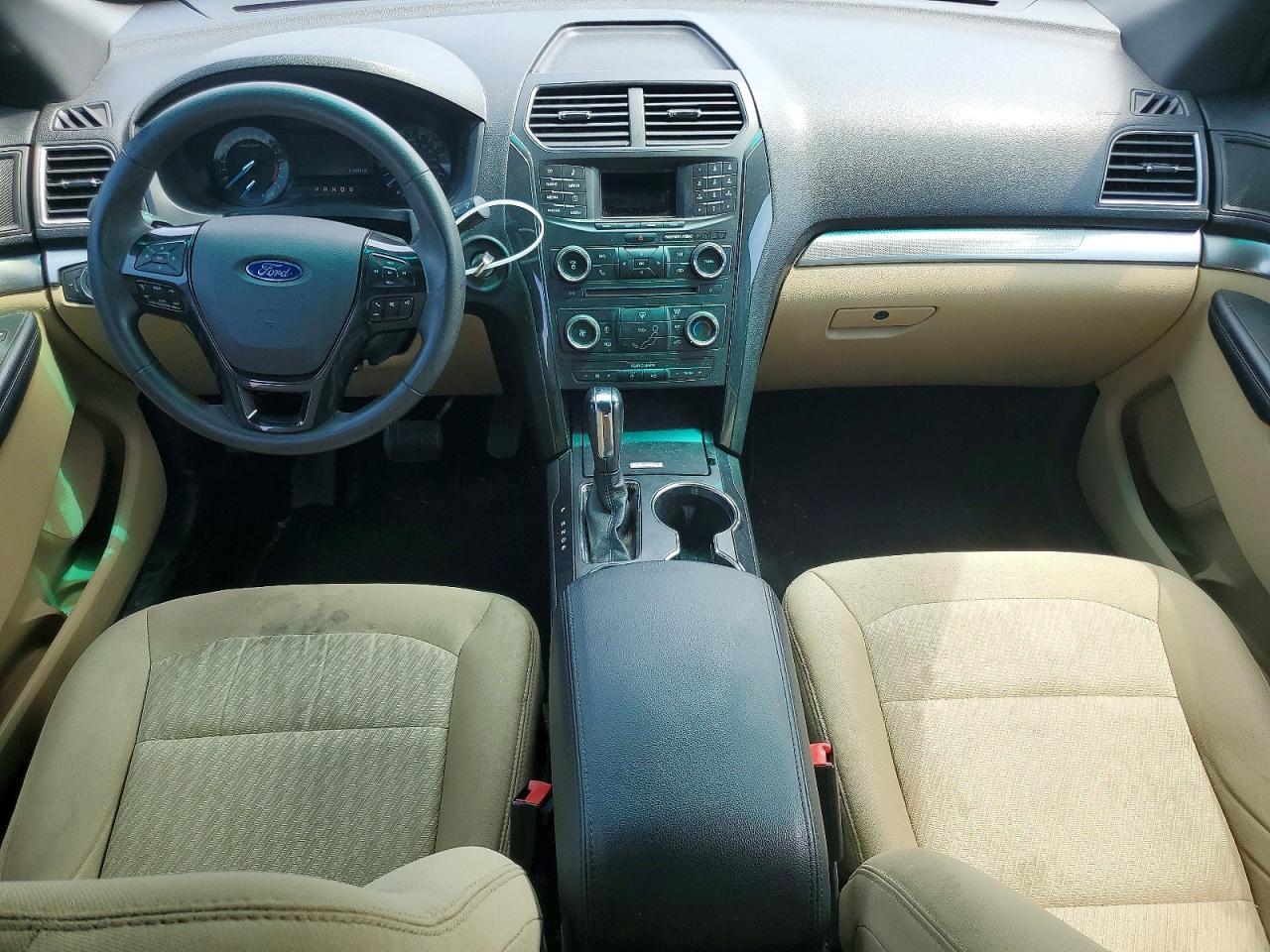 2016 Ford Explorer - zdjęcie 8