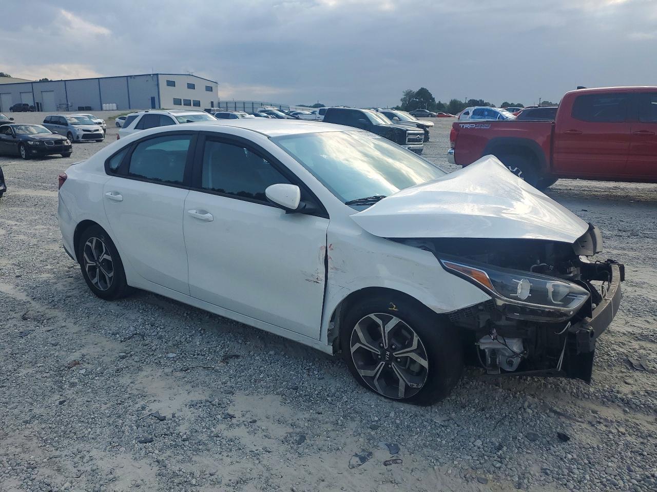 2021 Kia Forte Lxs - zdjęcie 4